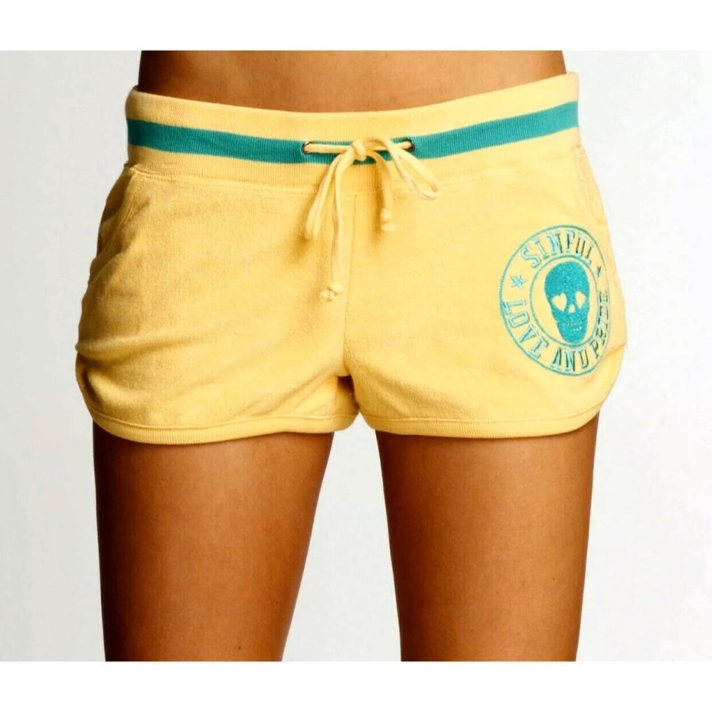 Sinful AFFLICTION Women's Short CALLIE SHORT Yello